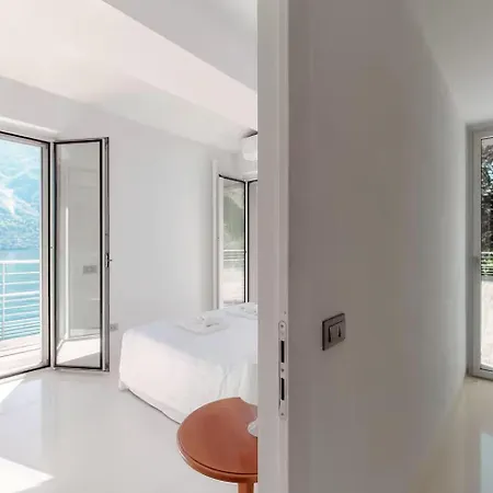 Irene By Quokka 360 - Exclusive Lakefront Retreat On Вилла