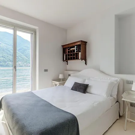 Villa Irene By Quokka 360 - Exclusive Lakefront Retreat On