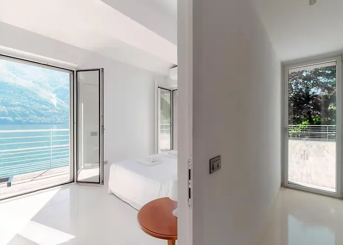 Irene By Quokka 360 - Exclusive Lakefront Retreat On Βίλα